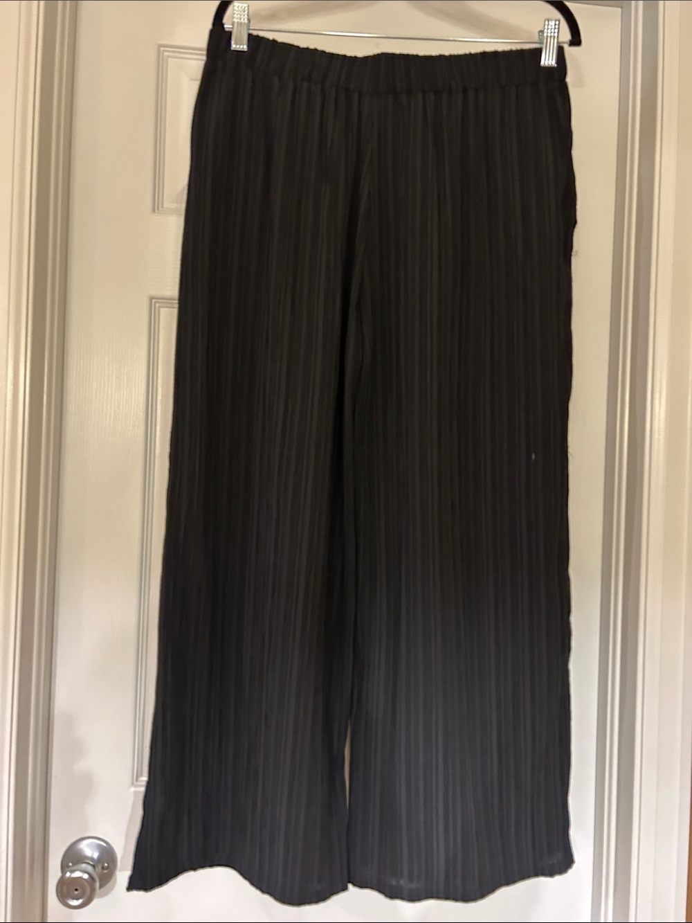 Wide Leg Pleated Pants - Black